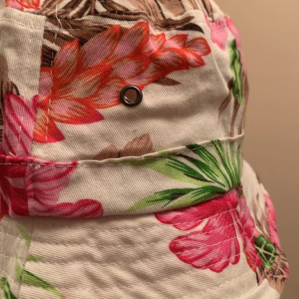 Bucket Hat • Floral Print - Picture 3 of 4